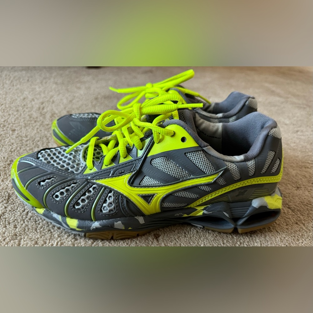 Women’s Mizuno Volleyball Shoes